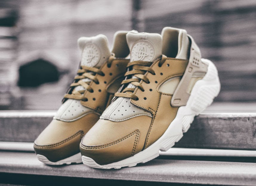 Nike Air Huarache Run SE Khaki Metallic