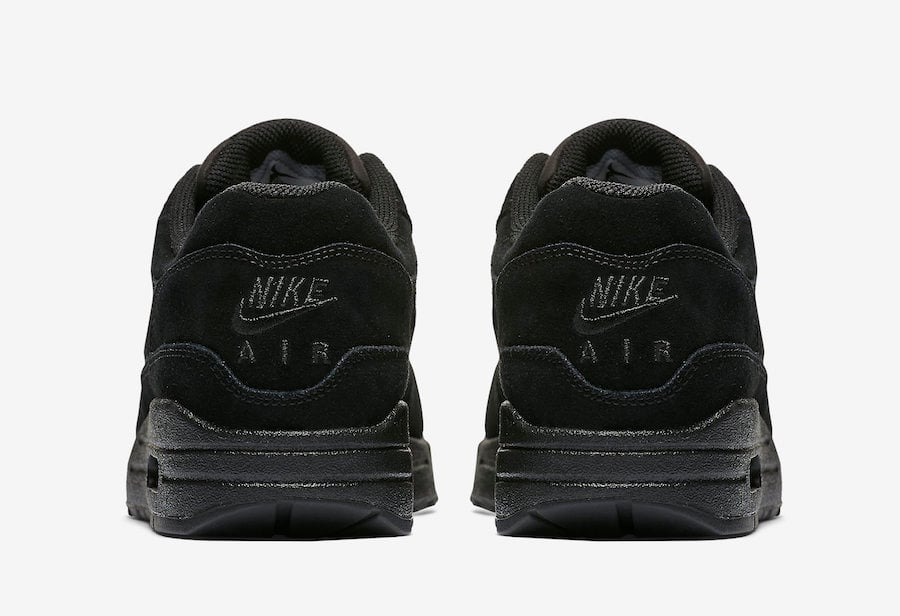 nike jewel black