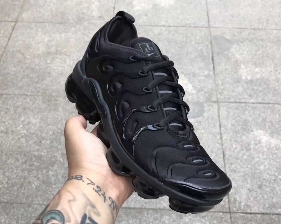 air max vapor plus triple black