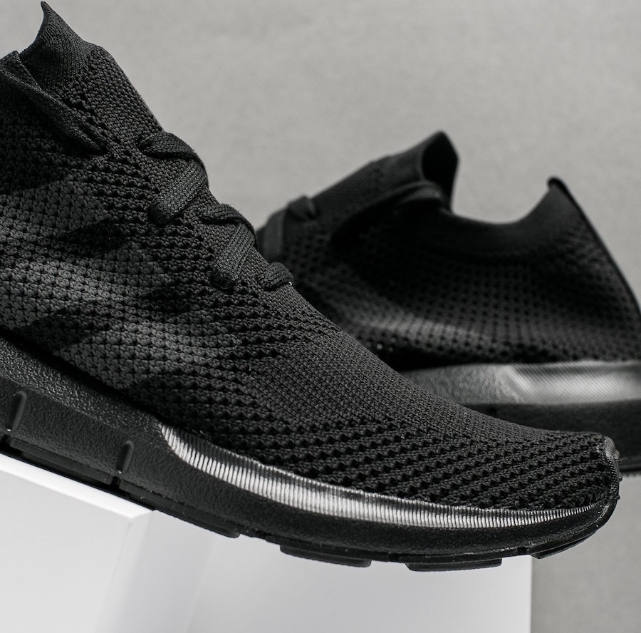 adidas swift run primeknit triple black