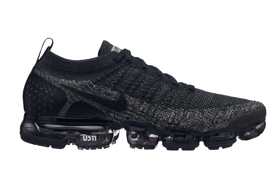 black vapormax 2018