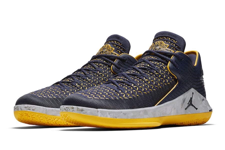 Air Jordan 32 Low Michigan March Madness AA1256-405