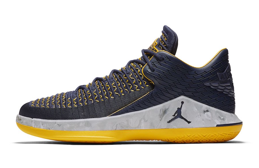 Air Jordan 32 Low Michigan March Madness AA1256-405