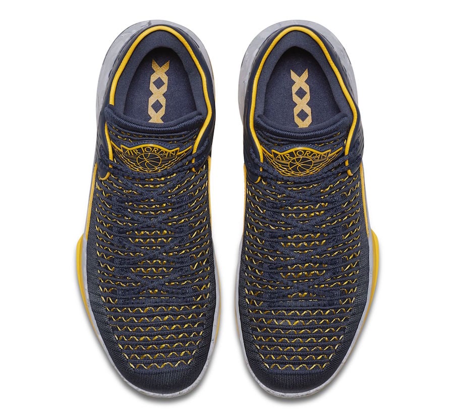 Air Jordan 32 Low Michigan March Madness AA1256-405