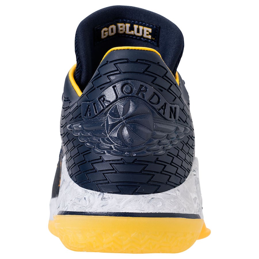 Air Jordan 32 Low Michigan March Madness AA1256-405