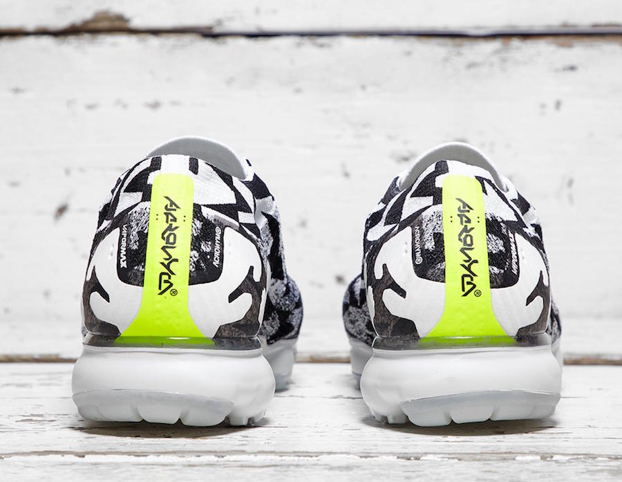Acronym Nike VaporMax Moc Black White Volt
