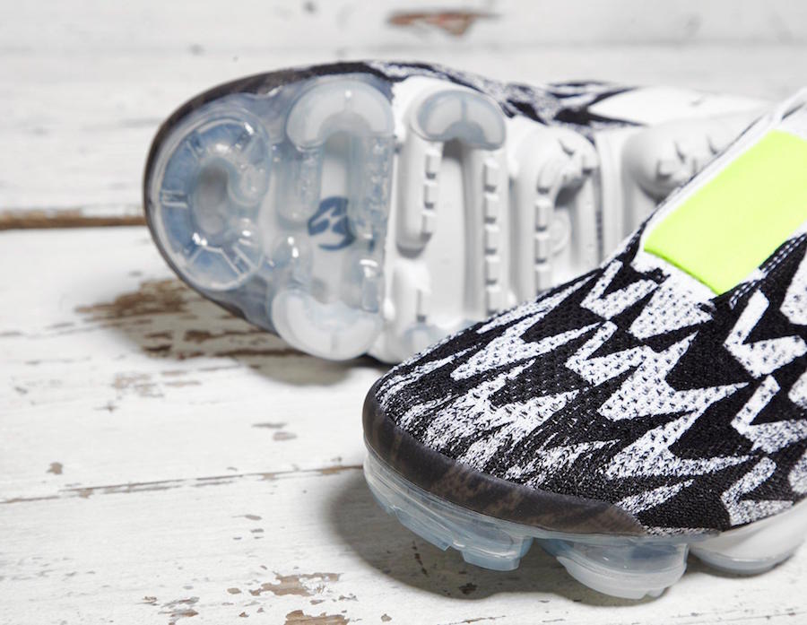 Acronym Nike VaporMax Moc Black White Volt