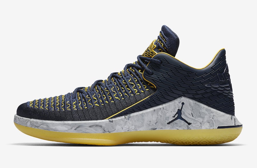 Michigan Jordan 32 Low AA1256-405