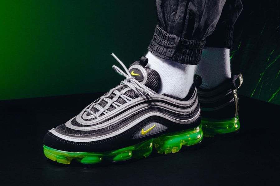 nike air vapormax 97 neon