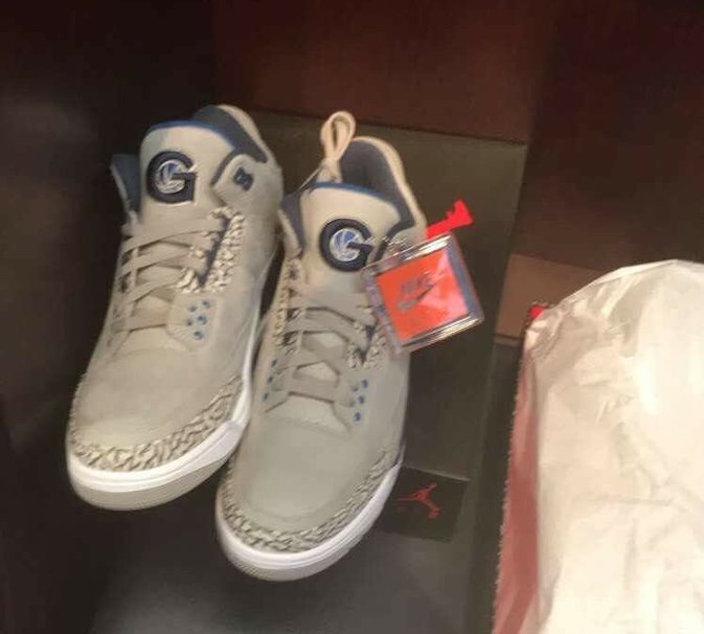 Air Jordan 3 Georgetown Hoyas PE