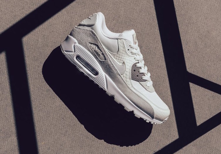 Nike Air Max 90 Sail Snakeskin 700155-102
