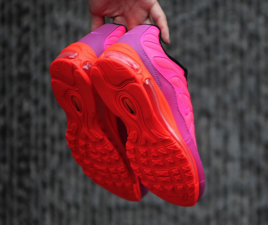 nike air max plus hyper pink