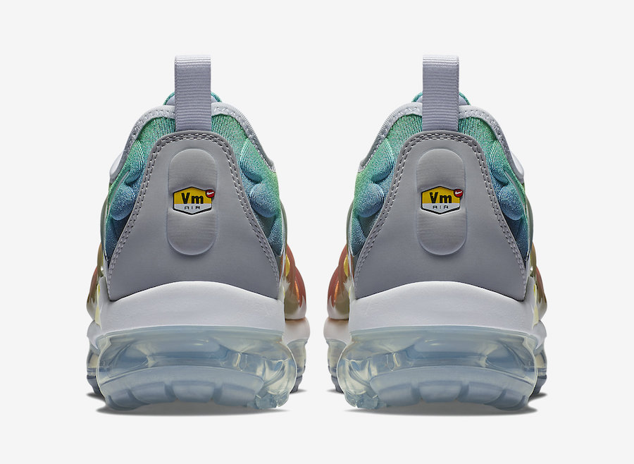 Nike Air VaporMax Plus Rainbow 924453-103