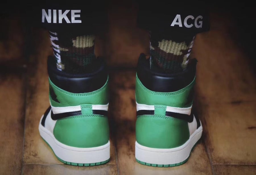 Air Jordan 1 Pine Green 555088-302 On Feet