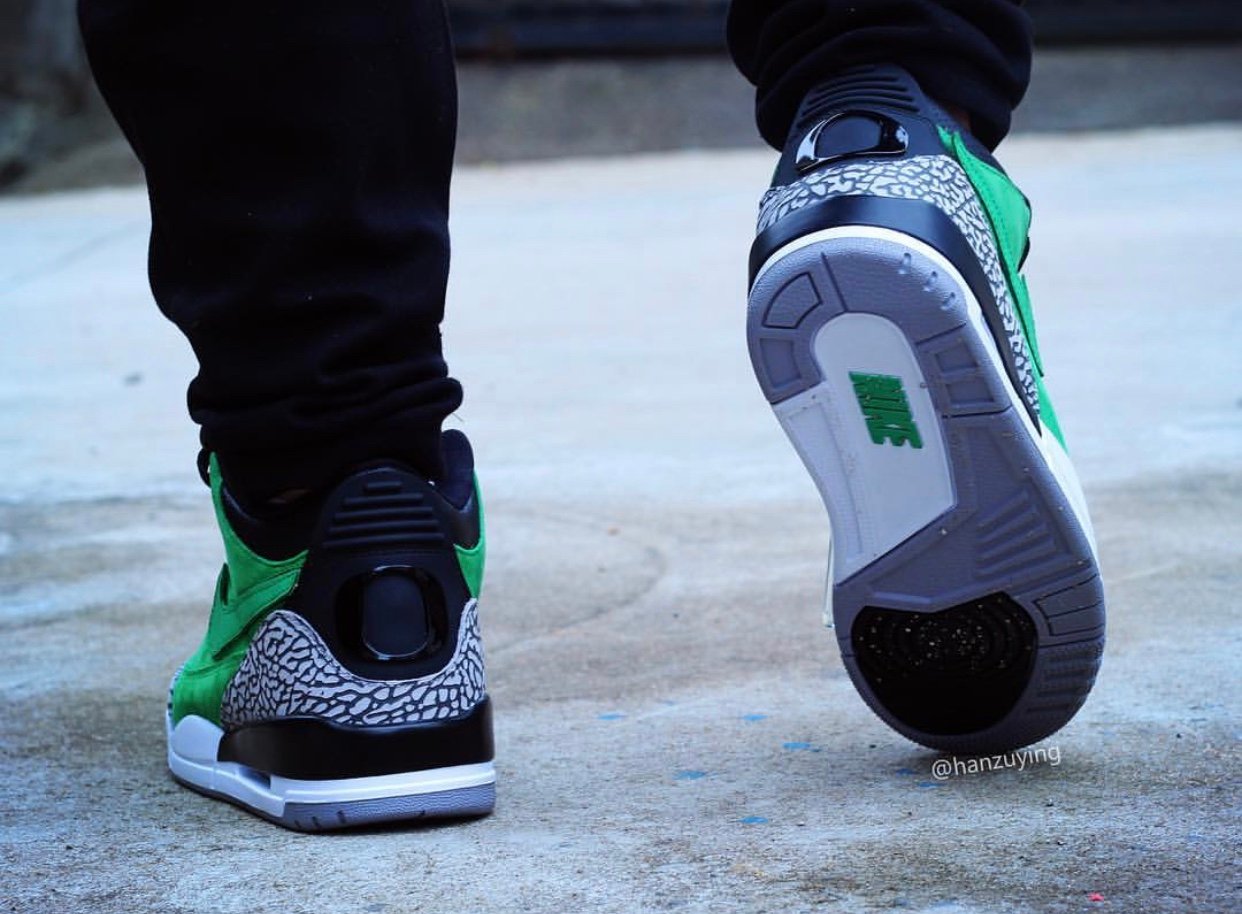 Air Jordan 3 Tinker Oregon Ducks On Feet