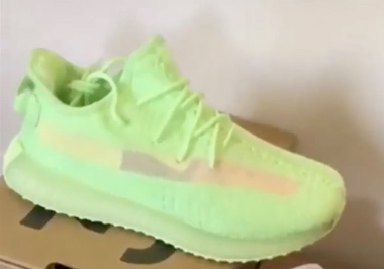 yeezy 350 v2 neon