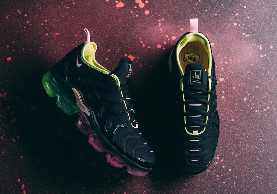 all black nike vapormax plus women's