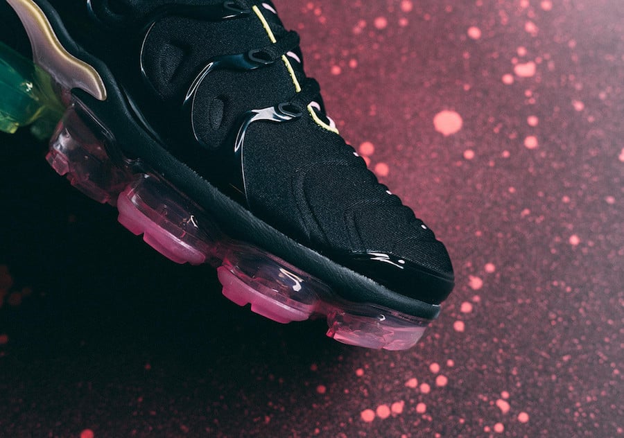 nike air vapormax plus black pink rise volt