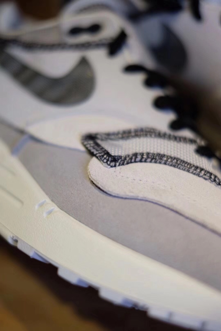 Nike Air Max 1 Inside Out 858876-013 Release Info
