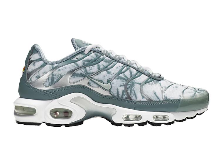 nike air max plus palm trees