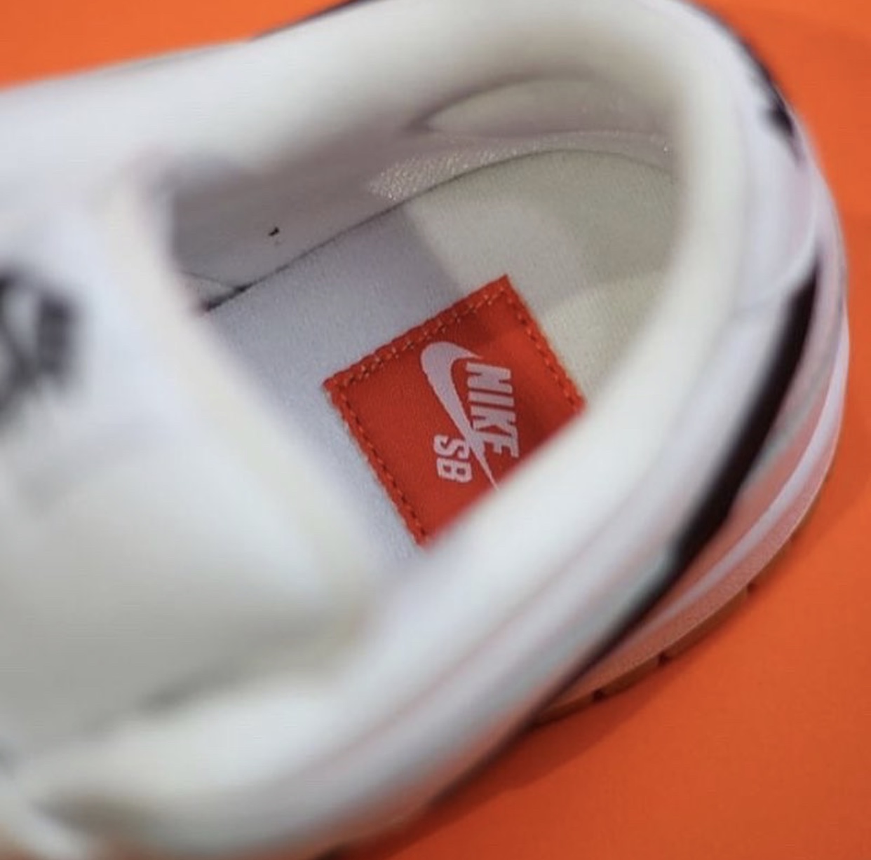 Nike SB Dunk Low Orange Label White Gum Release Info