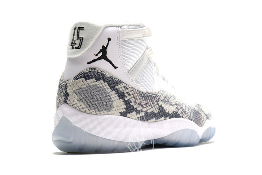 snakeskin 11 grey