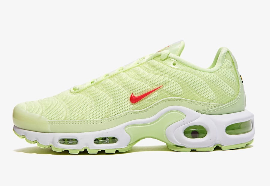 nike air max plus volt black neon green