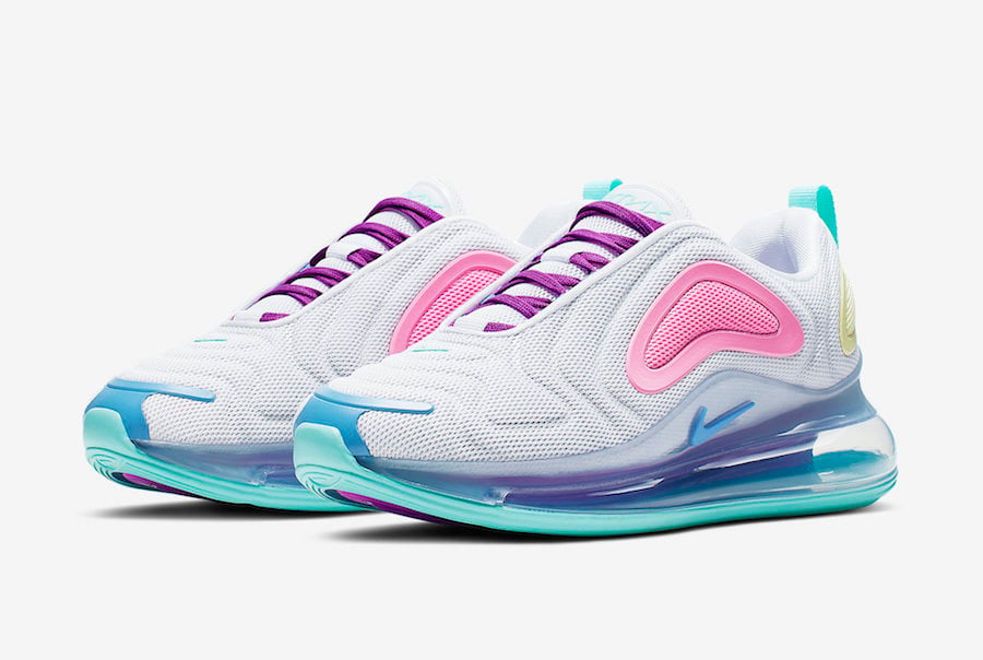 Nike Air Max 720 in Light Aqua and Psychic Powder