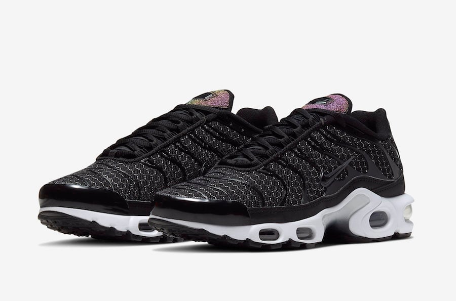 This Nike Air Max Plus Features Chain Links