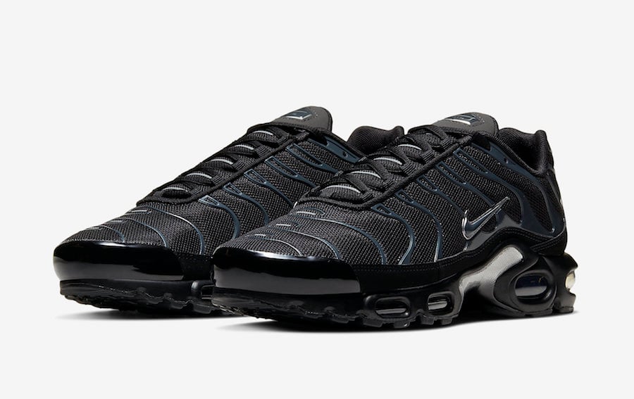 Nike Air Max Plus in Black and Navy