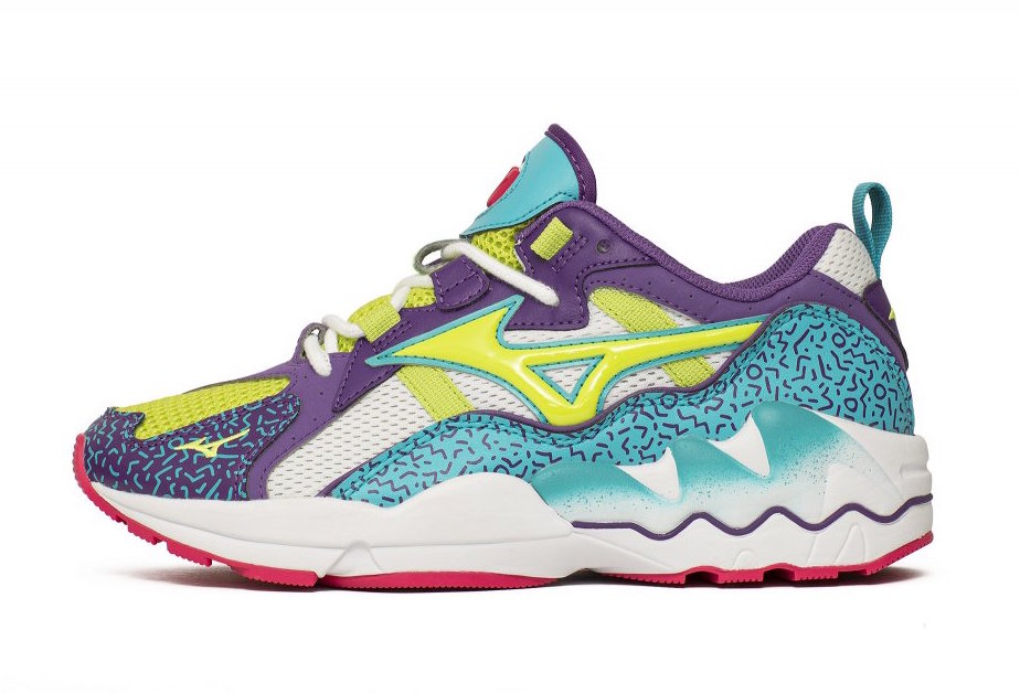 Mizuno Wave Rider Releasing with 90s Vibes