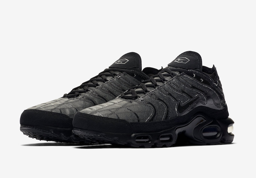 Nike Air Max Plus Decon in ‘Triple Black’