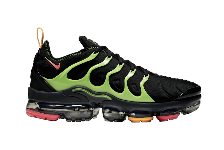 Nike Air VaporMax Plus in Black and Lime Green