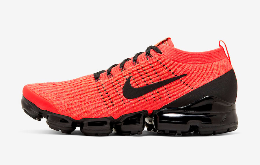 nike vapormax crimson