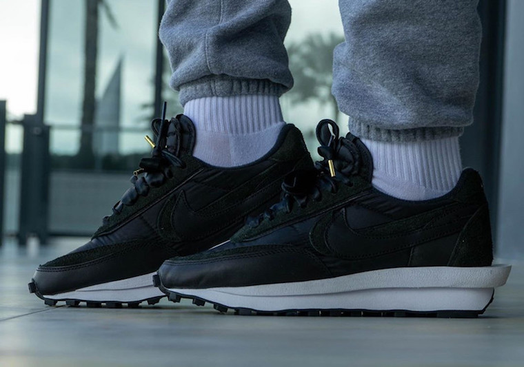 nike sacai all black