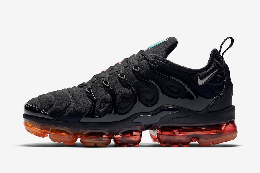 nike vapor max black and red