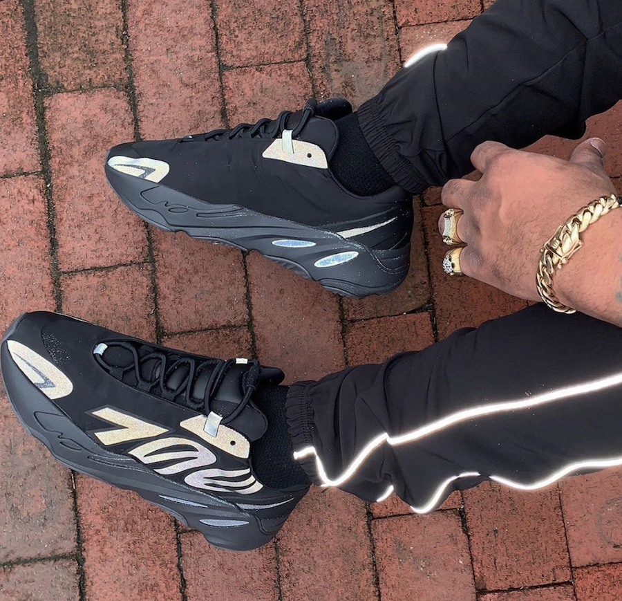 yeezy 700 mnvn black and white