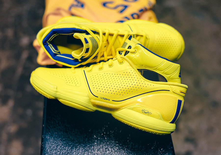 derrick rose yellow shoes