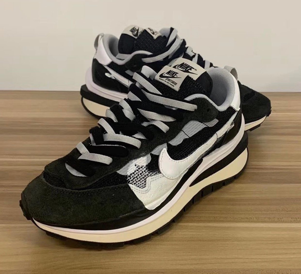 Sacai Nike VaporWaffle Black White Platinum CV1363-001 Release Date