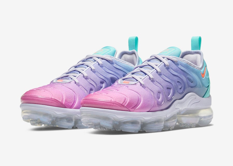 nike vapormax white and pink