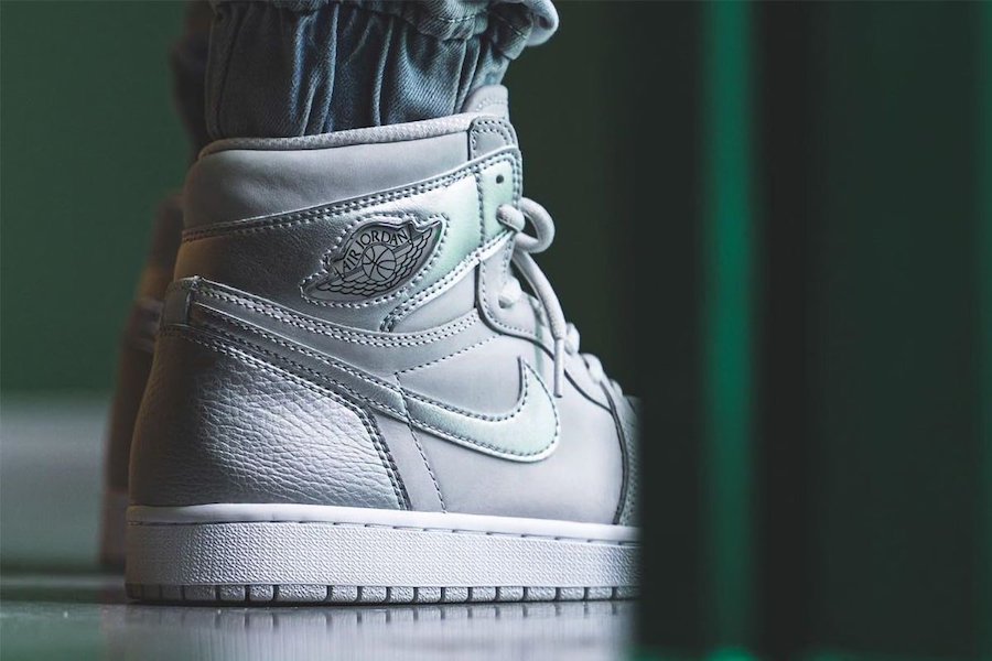 Air Jordan 1 Japan Silver 555088-029 On Feet