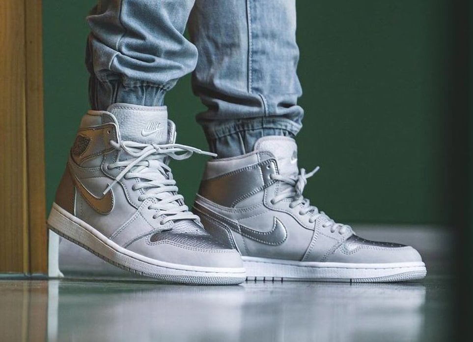 Air Jordan 1 Japan Silver 555088-029 On Feet