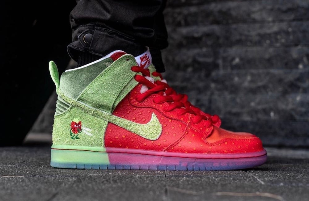Nike SB Dunk High Strawberry Cough CW7093-600 Release Date Info 