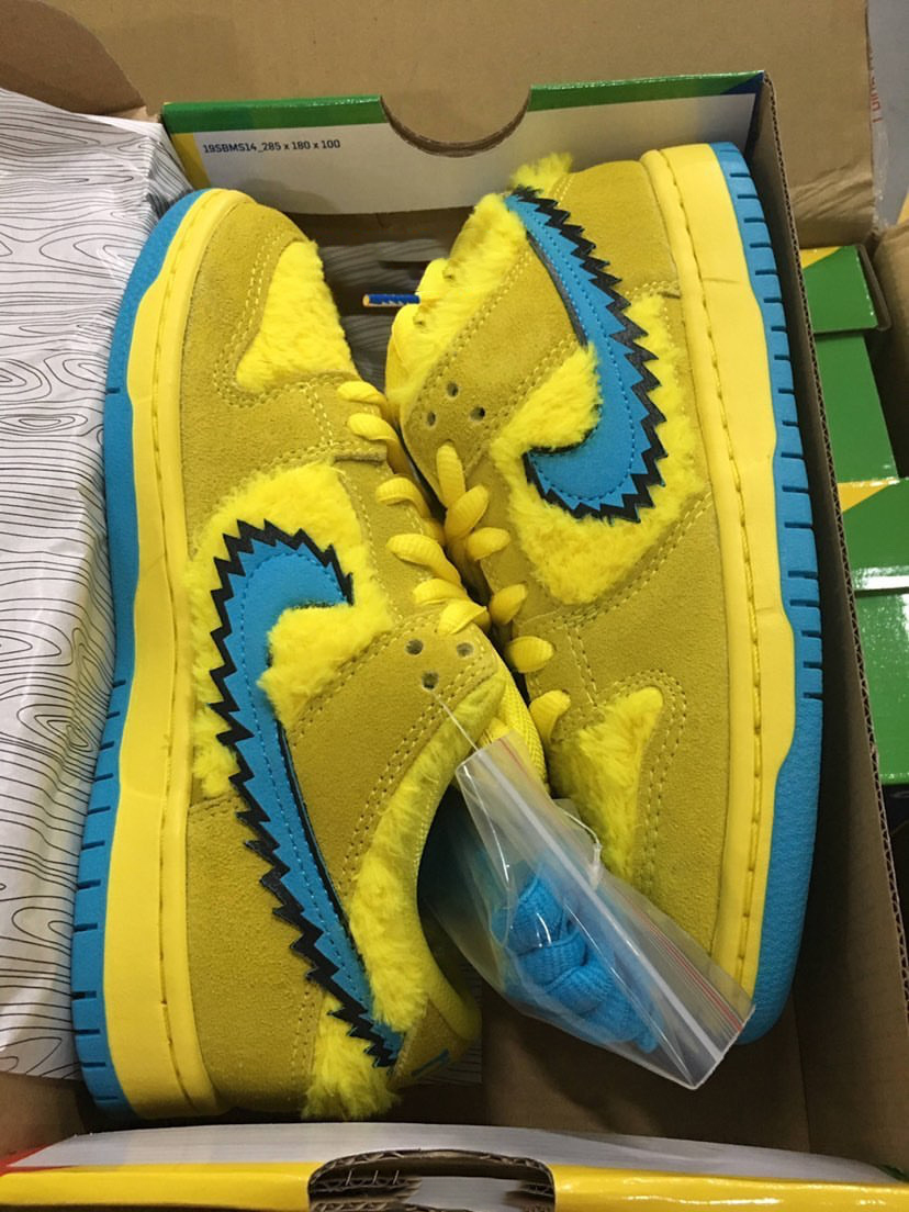 grateful dead yellow bear nike