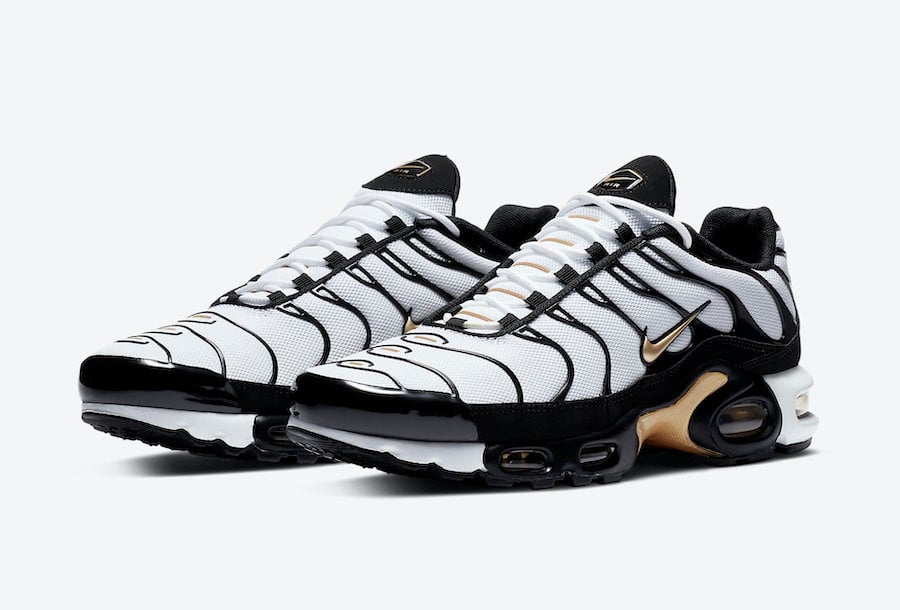 nike air max plus black and gold