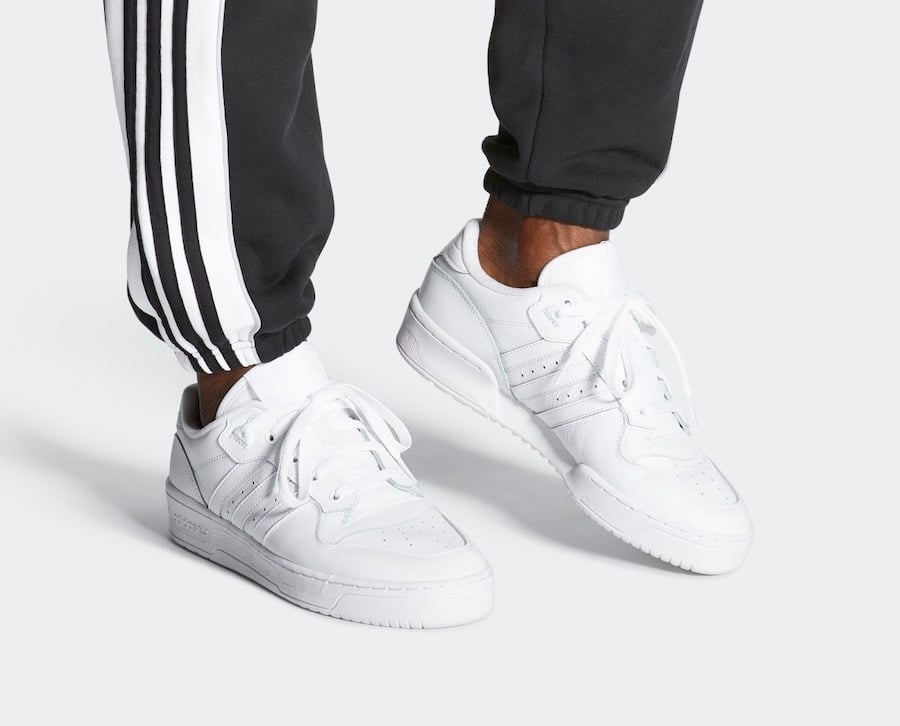 adidas originals rivalry low trainers in triple white