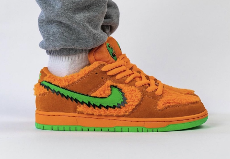 nike sb dunk teddy bear