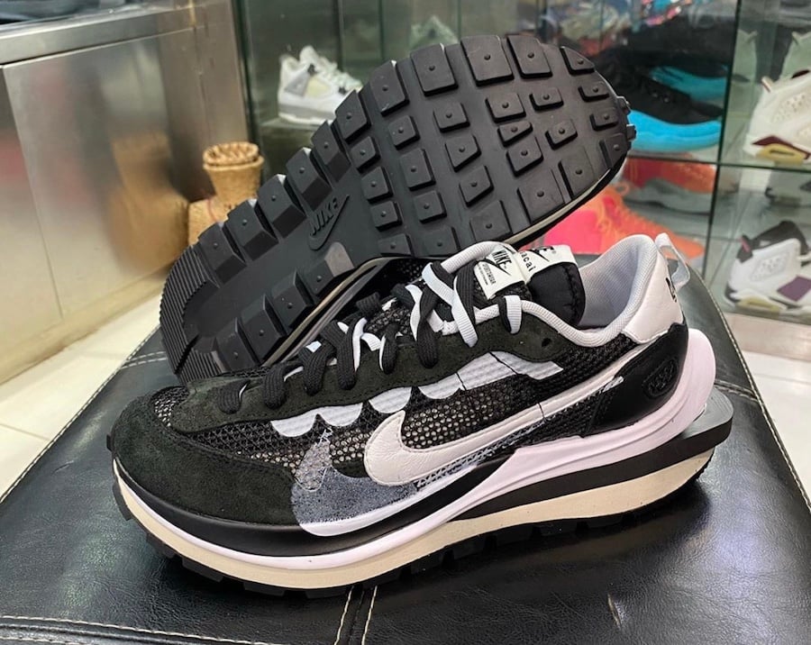 sacai Nike VaporWaffle Black White CV1363-001 Release Date