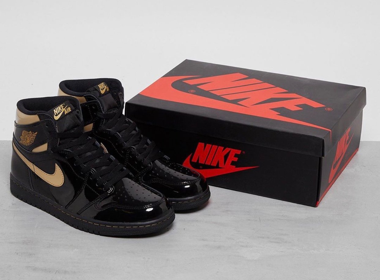 nike air jordan black gold