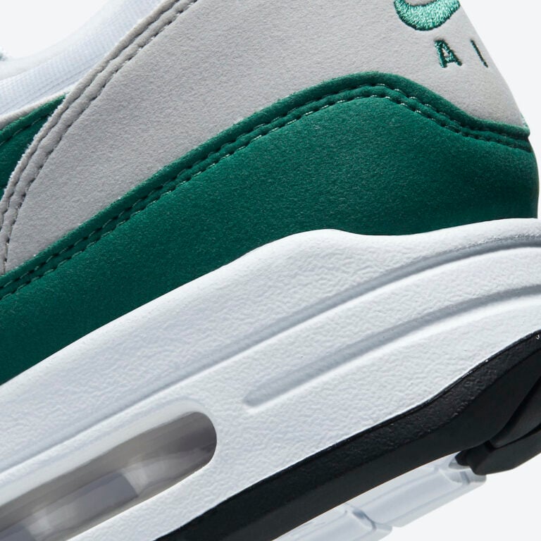 air max 1 evergreen aura